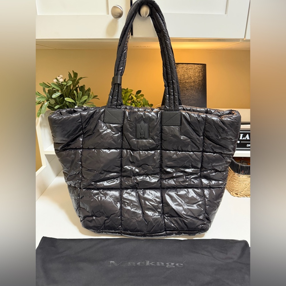 Mackage Rox tota Black Quilted Puffer Shoulder Bag, tote, weekender, XL